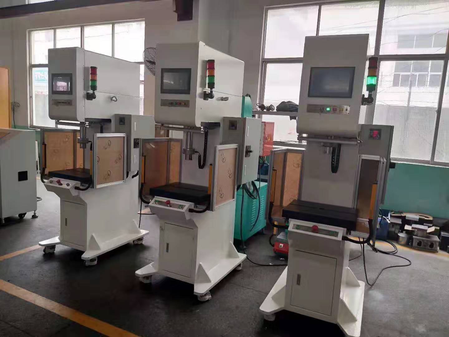 襯套鉚壓伺服壓力機